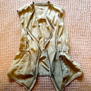 Army Green lightweight vest, MAX jeans brand